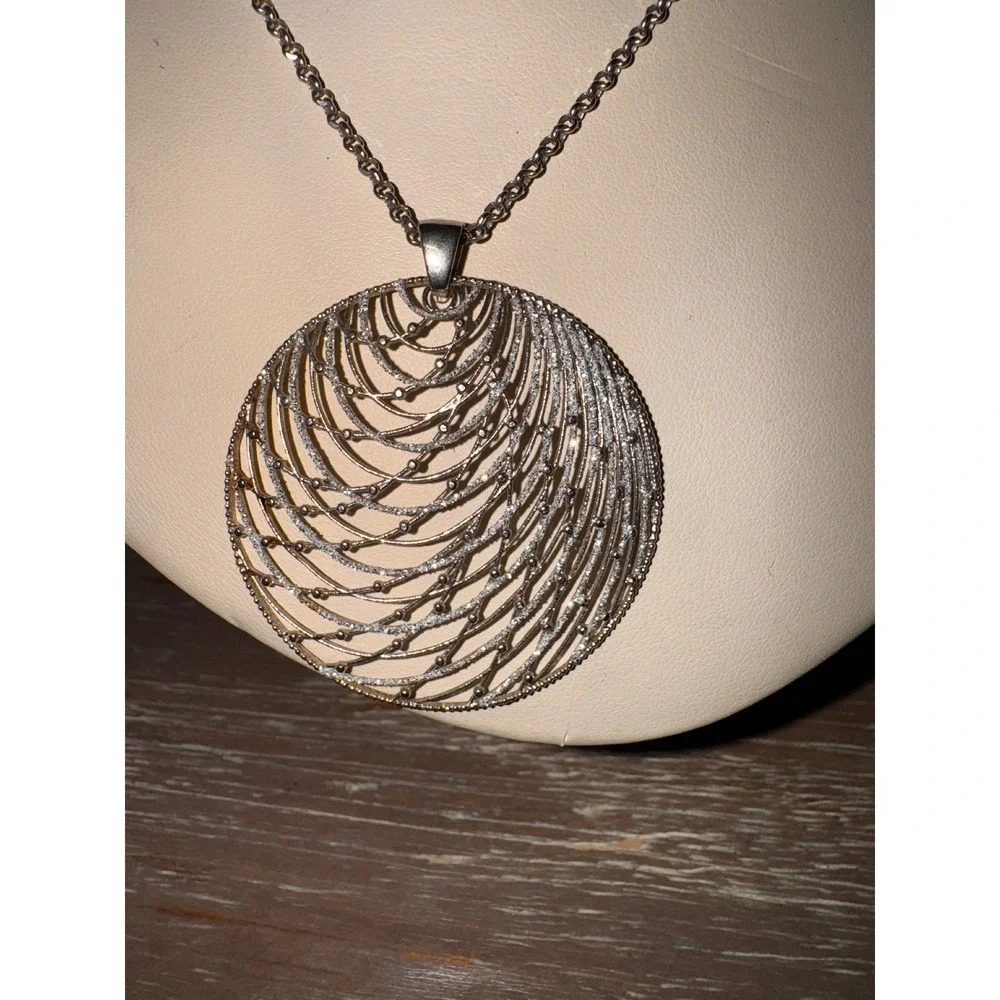 Silver Tone‎ Necklace & Earrings Jewelry Set Openwork Round Pendant